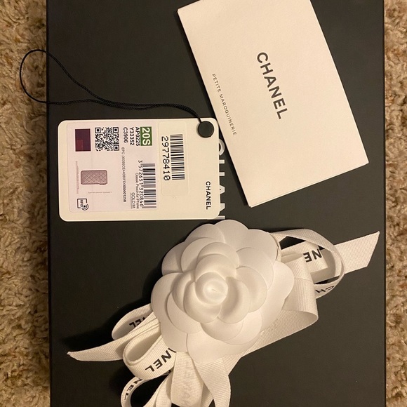 Chanel Phone Holder Wallet (20S) - Picture 7 of 9